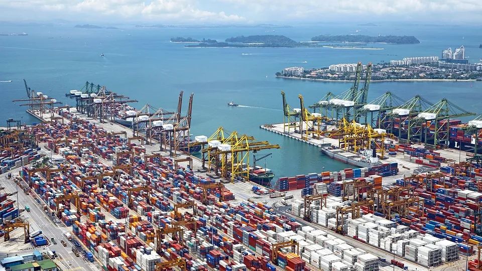 What Is an "Off-Dock Yard" and How Does It Affect Container Pickup Efficiency?