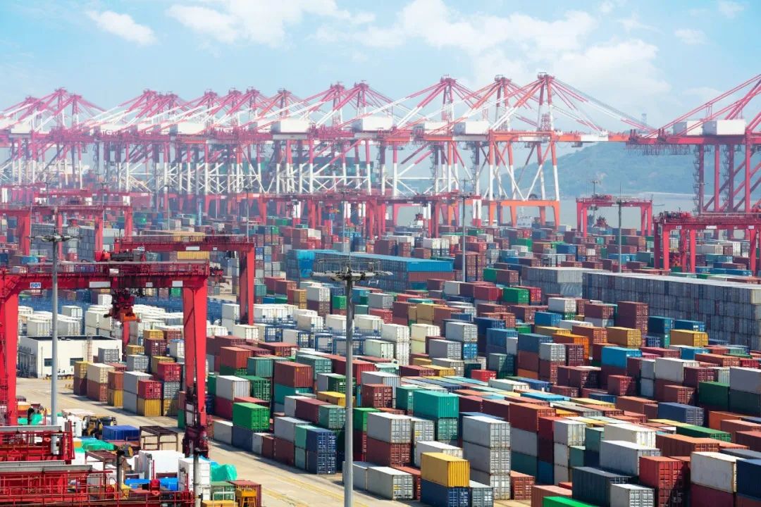 China's Ports Maintain Global Leadership in Cargo and Container Throughput