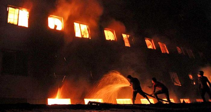 Bangladesh Battles to Douse Blaze at Container Depot
