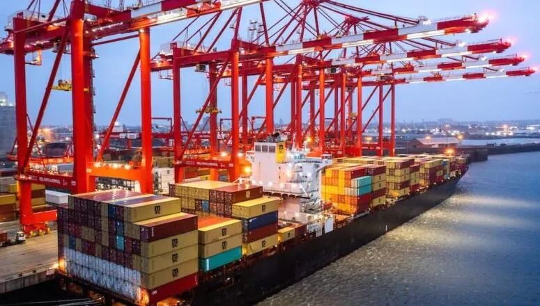 Port of Liverpool dock workers begin two-week strike