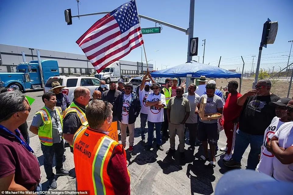 Truckers Protest AB5 Halts Cargo Flow at Oakland Port