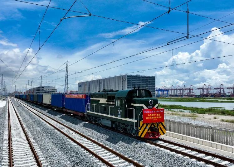 Guangzhou Nansha Port Launches First China Railway Express-5