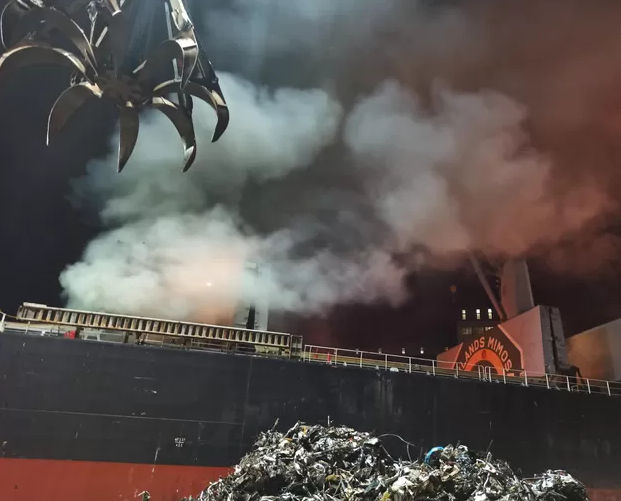 Fire breaks out onboard bulk carrier in Ghent, Belgium-3